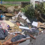 Moradores de S.Bernardo ficam indignados com carros que despejam lixo irregularmente