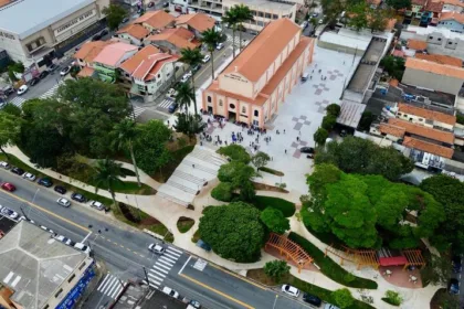 Praça São Camilo é entregue revitalizada na Vila Camilópolis, em Santo André