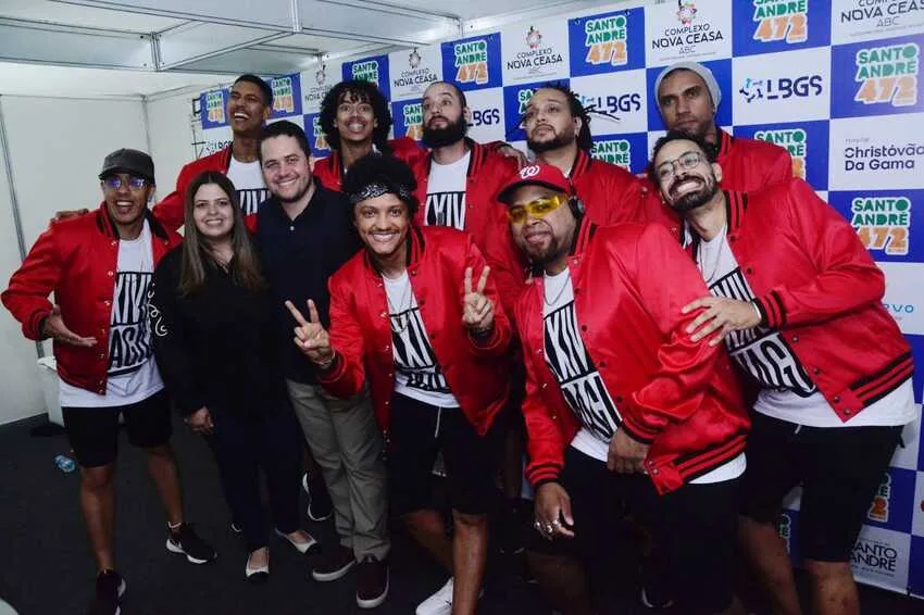sábado contou com apresentação Bruno Mars Experience