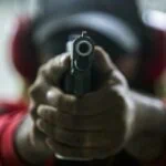 Senado aprova porte de arma para mulheres com medida protetiva