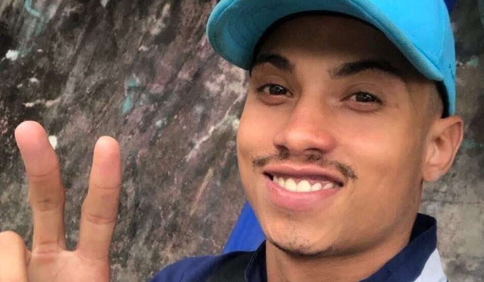 Jovem de 22 anos é executado dento de carro em Rio Grande da Serra. Foto: Reprodução