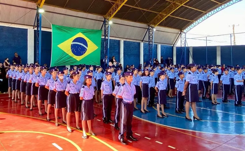 Duas escolas estaduais de Santo André aderem ao modelo cívico-militar em SP
