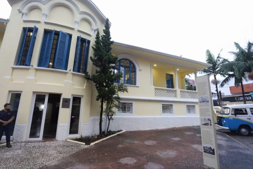 As obras, que tornaram a Casa da Palavra totalmente acessível a pessoas com deficiência, contemplou ainda a criação de uma segunda entrada para o público