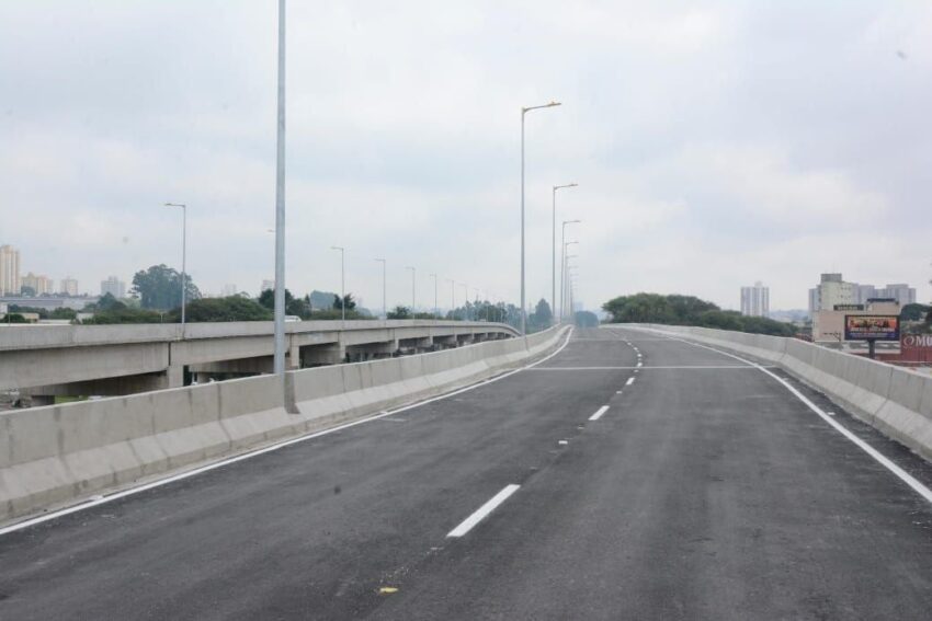 Viaduto viabiliza via expressa ao tráfego no sentido São Caetano da Avenida dos Estados