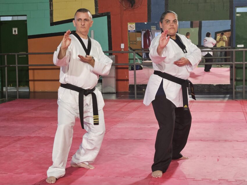 Dupla de Taekwondo de Ribeirão Pires disputa torneio internacional em Campinas neste domingo (04)