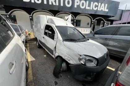 Quadrilha é presa em flagrante na Piraporinha após tentar roubar carga de cigarros na Capitão Casa