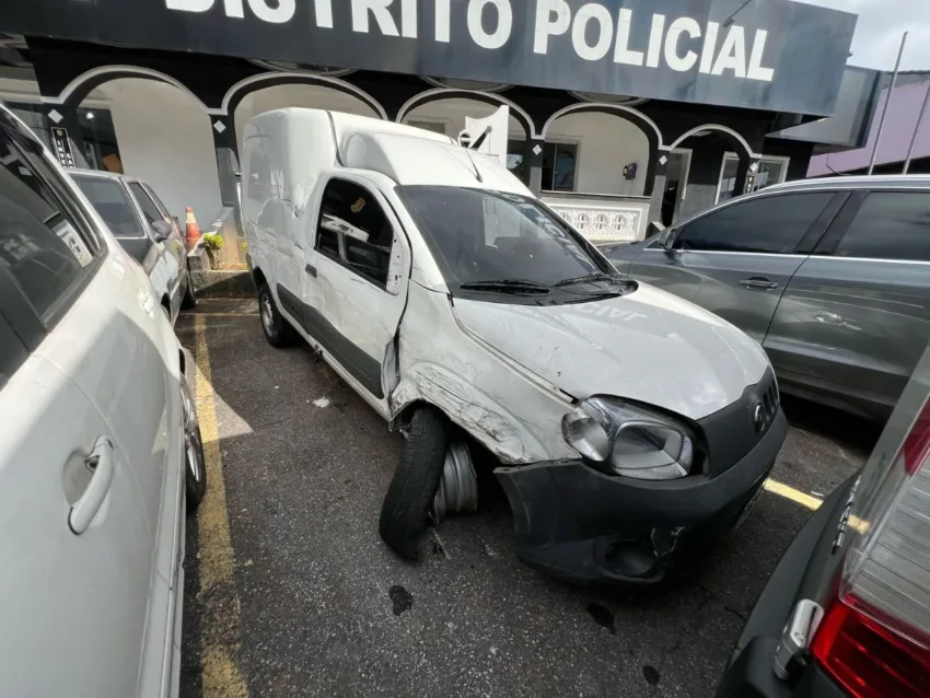 Quadrilha é presa em flagrante na Piraporinha após tentar roubar carga de cigarros na Capitão Casa