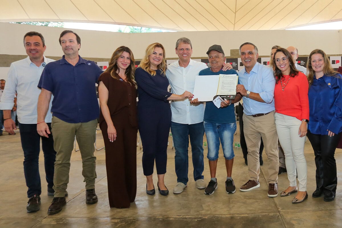 Em SBC, 736 famílias recebem matrículas de apartamentos; CDHU móvel é lançado