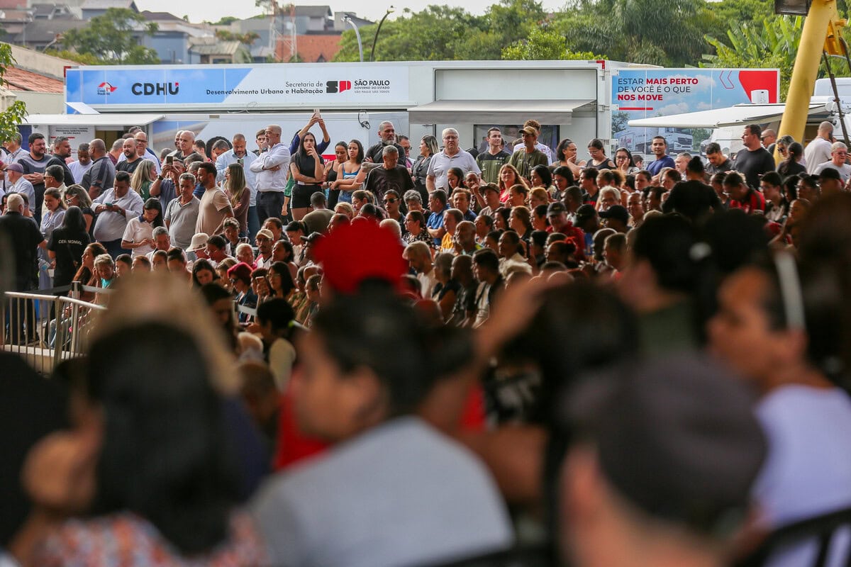 Em SBC, 736 famílias recebem matrículas de apartamentos; CDHU móvel é lançado