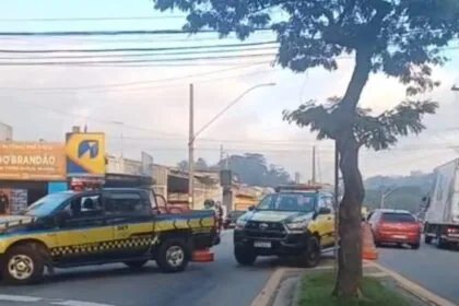 Motociclista foi socorrido pelo Samu (Serviço de Atendimento Móvel de Urgência) e levado ao CHM.