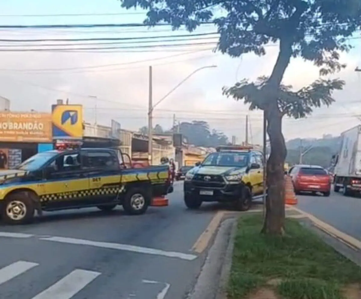 Motociclista foi socorrido pelo Samu (Serviço de Atendimento Móvel de Urgência) e levado ao CHM.