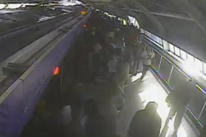 Homem morre após ficar prensado entre as portas do Metrô na Linha 5-Lilás