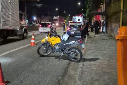 Acidente em São Bernardo deixa motociclista ferida