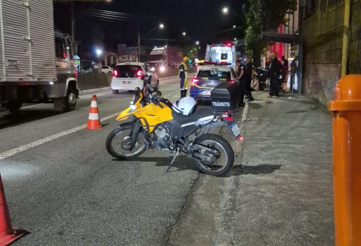 Acidente em São Bernardo deixa motociclista ferida