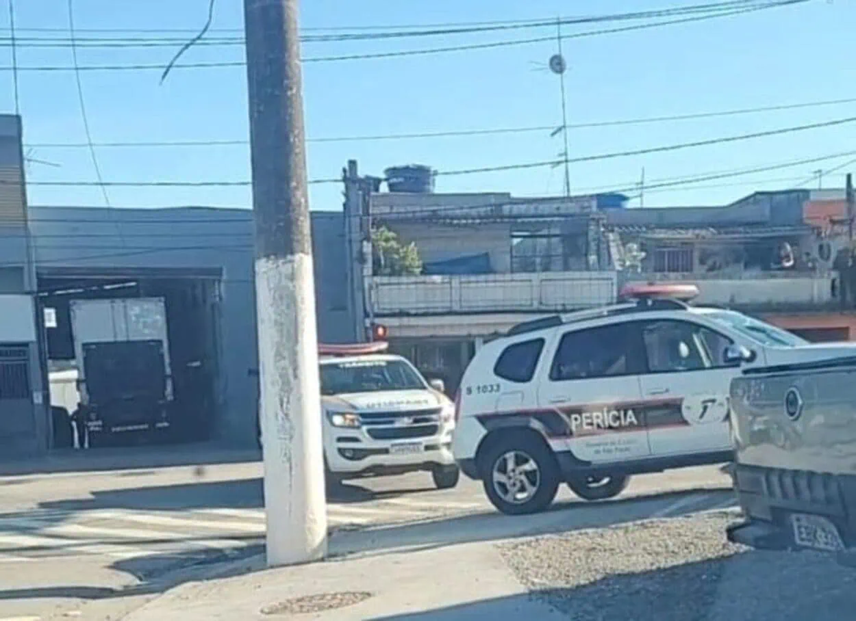 Casal morre após colisão de moto e carro em São Bernardo