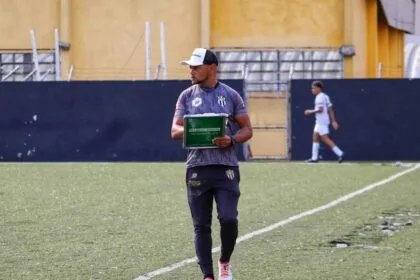 Dinho Galvão atinge marca histórica: mais de 100 jogos no comando do EC São Bernardo