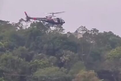Polícia recupera carro roubado após perseguição a criminosos