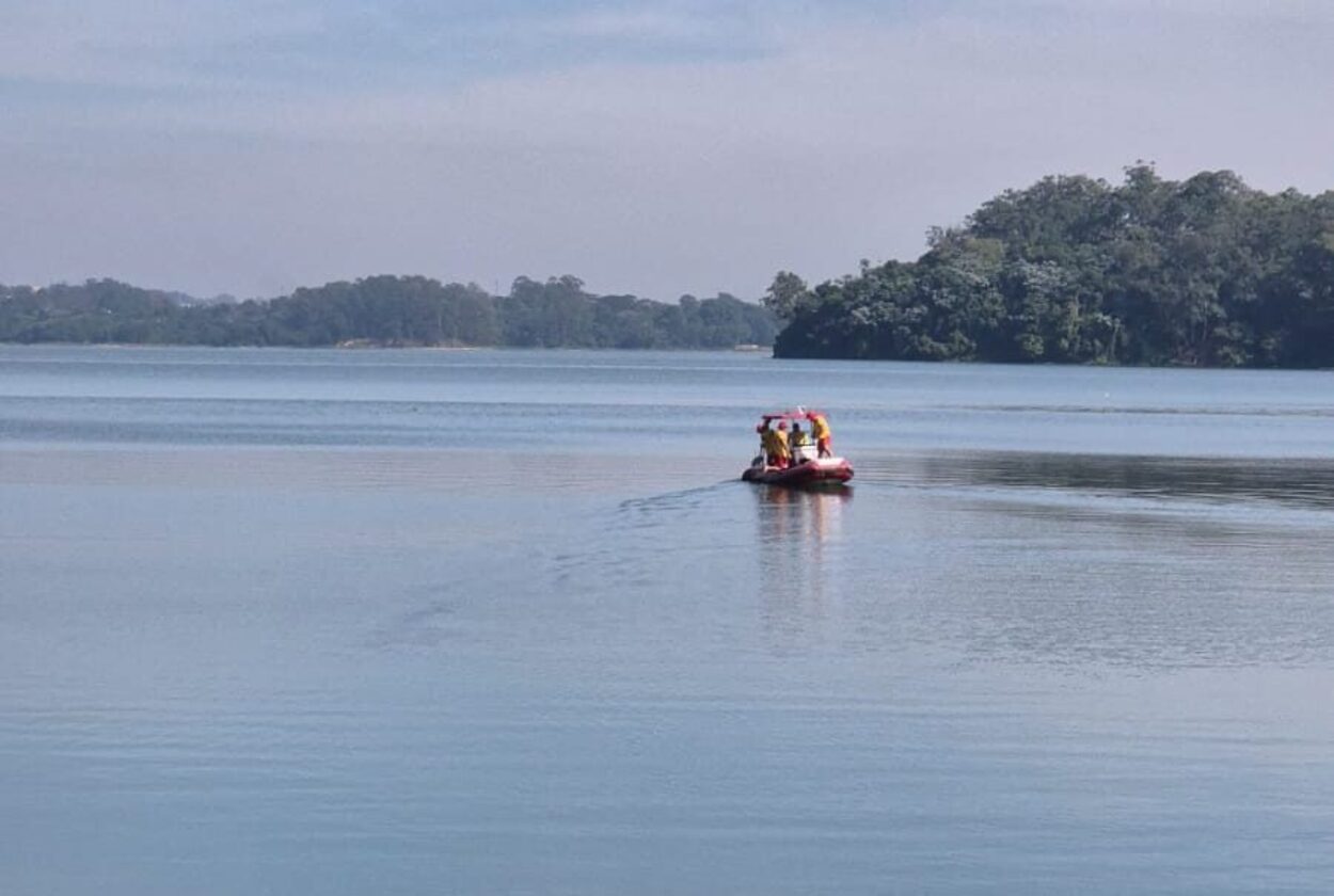 Buscas continuam por jovem desaparecido em represa em São Bernardo