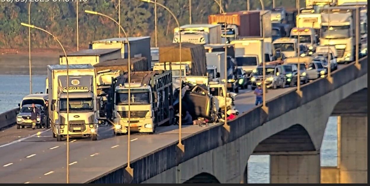 Engavetamento no Rodoanel deixa 10 vítimas e trânsito é liberado após manhã de caos