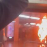 Homem em situação de rua ateia fogo no próprio corpo e assusta passageiros do Metrô