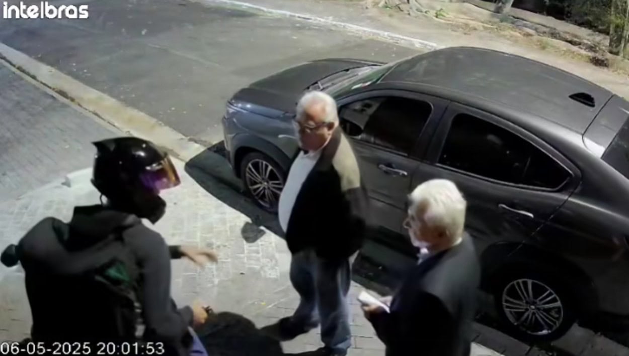 Assaltante pergunta se vítimas são pastores e desiste do roubo; pertences são devolvidos