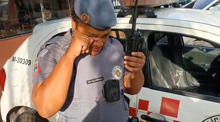 Cabo Pérola Negra não conteve as lágrimas durante a despedida da Corporação.