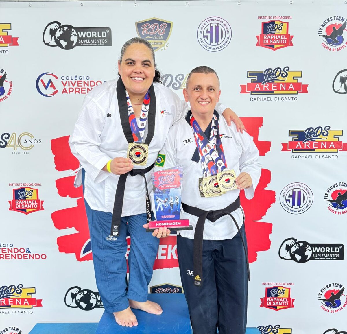 Atletas de Ribeirão Pires brilham em campeonato internacional de Taekwondo