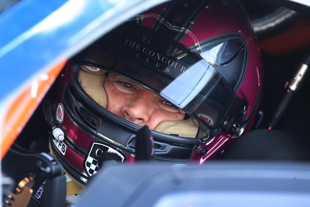 Com Helio Castroneves no volante, equipe de Ribeirão Pires estreia na Stock Car Pro Series com ponto conquistado