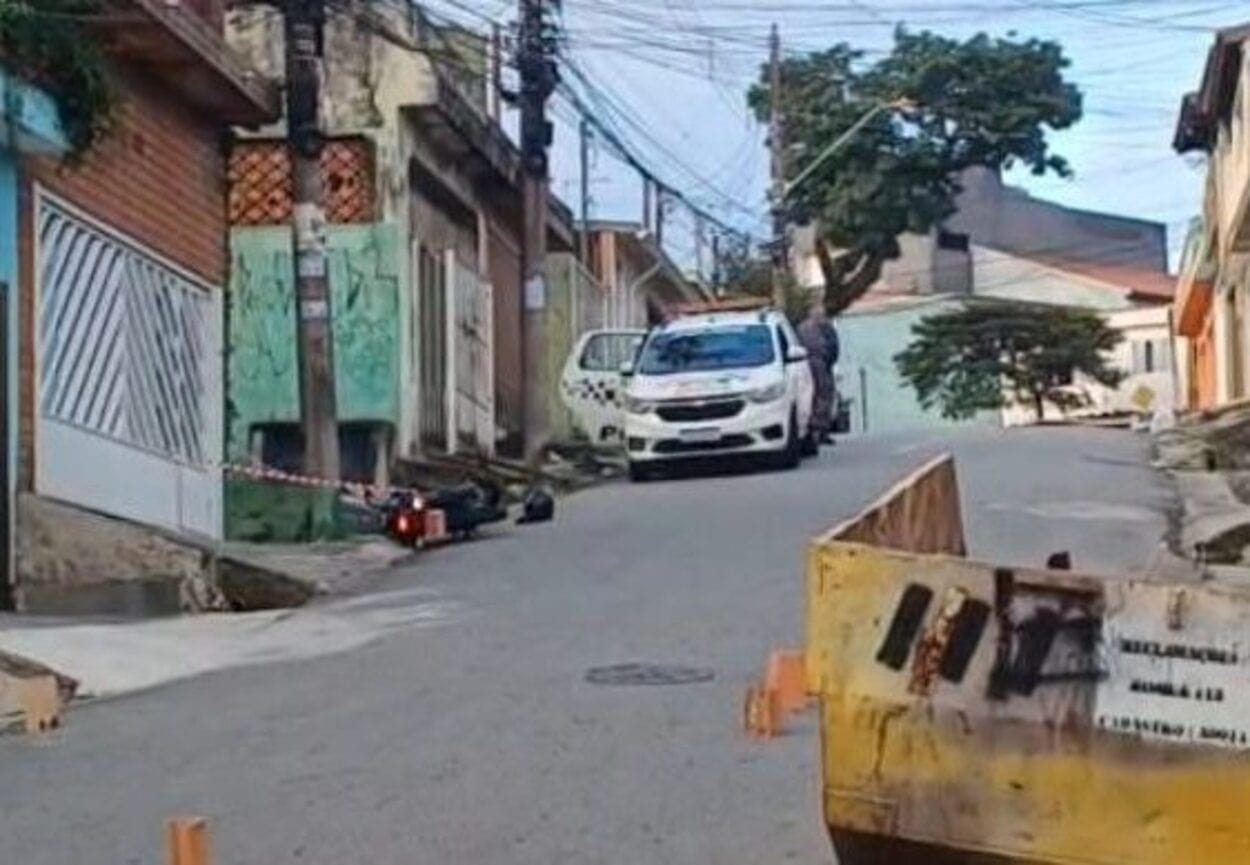 Durante roubo dupla é baleada por PM que estava a caminho do trabalho em Sto.André