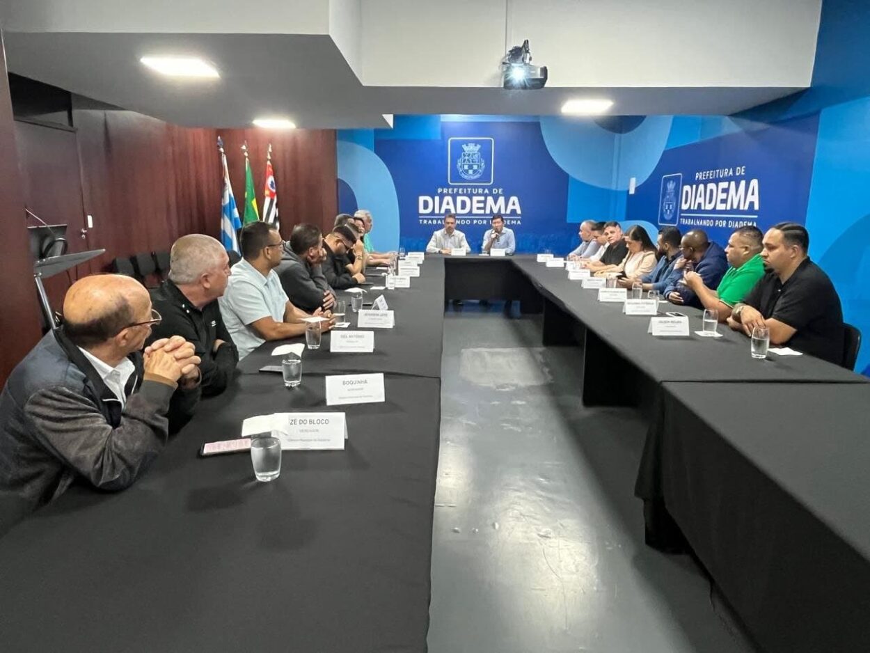 Prefeito Taka faz balanço da gestão com vereadores