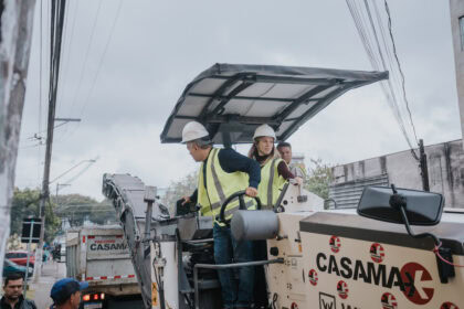 Região ganha obras de pavimentação em 22 ruas; intervenção no asfalto das vias acontecem em 2 etapas com previsão de término em até 60 dias