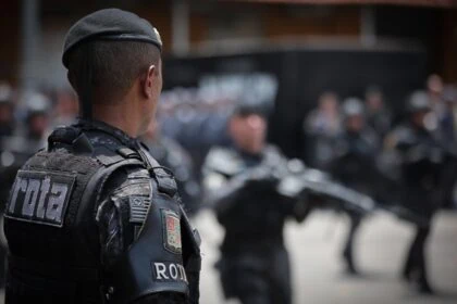 Mulher suspeita de liderar finanças de facção criminosa é presa em Diadema