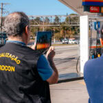 Procon de SBC flagra em postos de gasolina do Demarchi divergência entre propaganda e preço na bomba