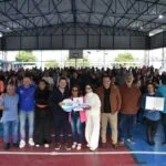 Em Santo André, Gilvan entrega de matrículas do Conjunto Habitacional Prestes Maia