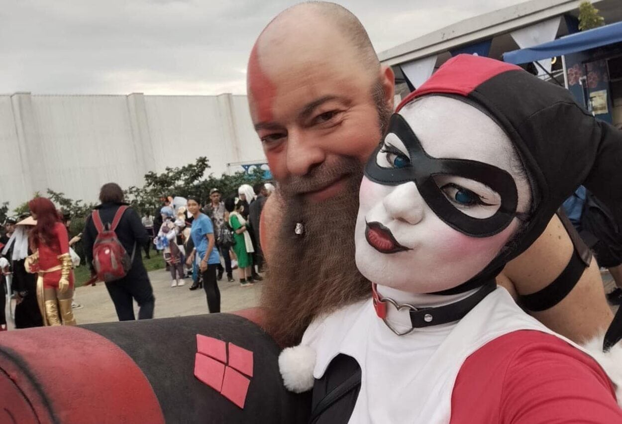 Pedido de casamento viraliza e cosplayers marcam cerimônia nórdica em Paranapiacaba