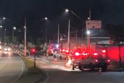 Passageiro de moto de aplicativo morre durante assalto e atropelamento por ônibus em SBC