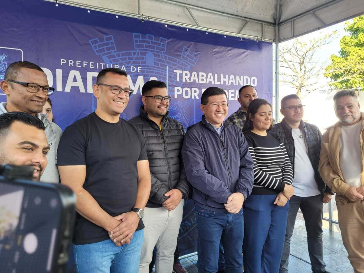 Vereadores da cidade acompanharam Taka no lançamento do programa Asfalto Novo