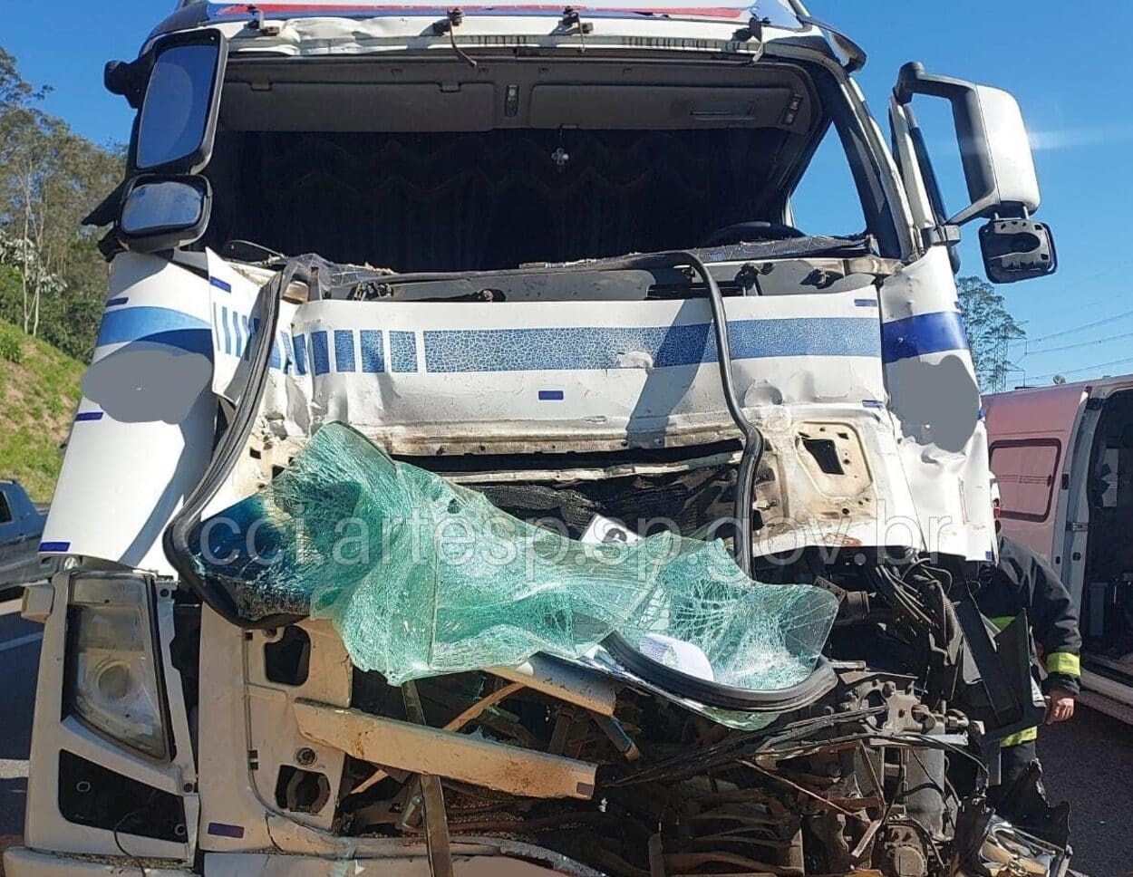 Colisão entre carretas causa Lentidão no Rodoanel