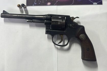 Arma foi apreendida com criminoso