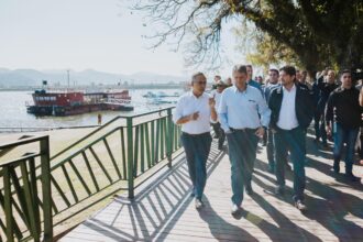 Tarcísio de Freitas anuncia R$ 30 milhões para revitalização da Prainha do Riacho Grande.