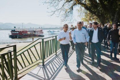 Tarcísio de Freitas anuncia R$ 30 milhões para revitalização da Prainha do Riacho Grande.