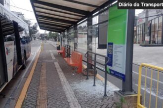 Homem é preso por vandalizar coletivo e depredar pontos de ônibus em São Bernardo