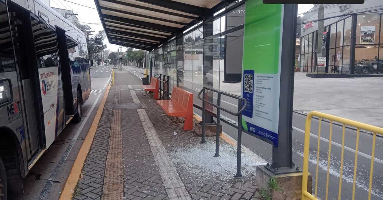Homem é preso por vandalizar coletivo e depredar pontos de ônibus em São Bernardo