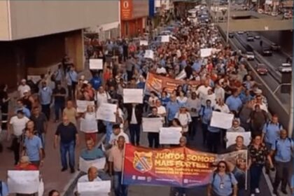 Motoristas e cobradores ameaçam greve no ABC e paralisam terminal em Sto.André