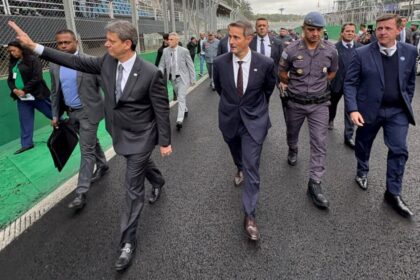 Ao lado do governador, Orlando Morando participa de formatura de 1,8 mil novos policiais militares