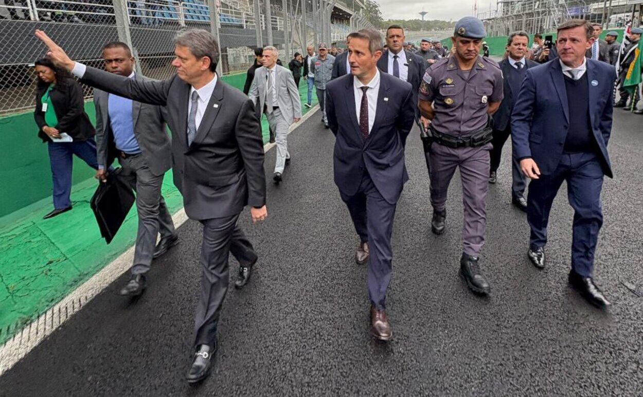 Ao lado do governador, Orlando Morando participa de formatura de 1,8 mil novos policiais militares
