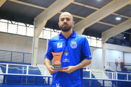 Léo Catolé é eleito o melhor jogador do mês de maio da LNF