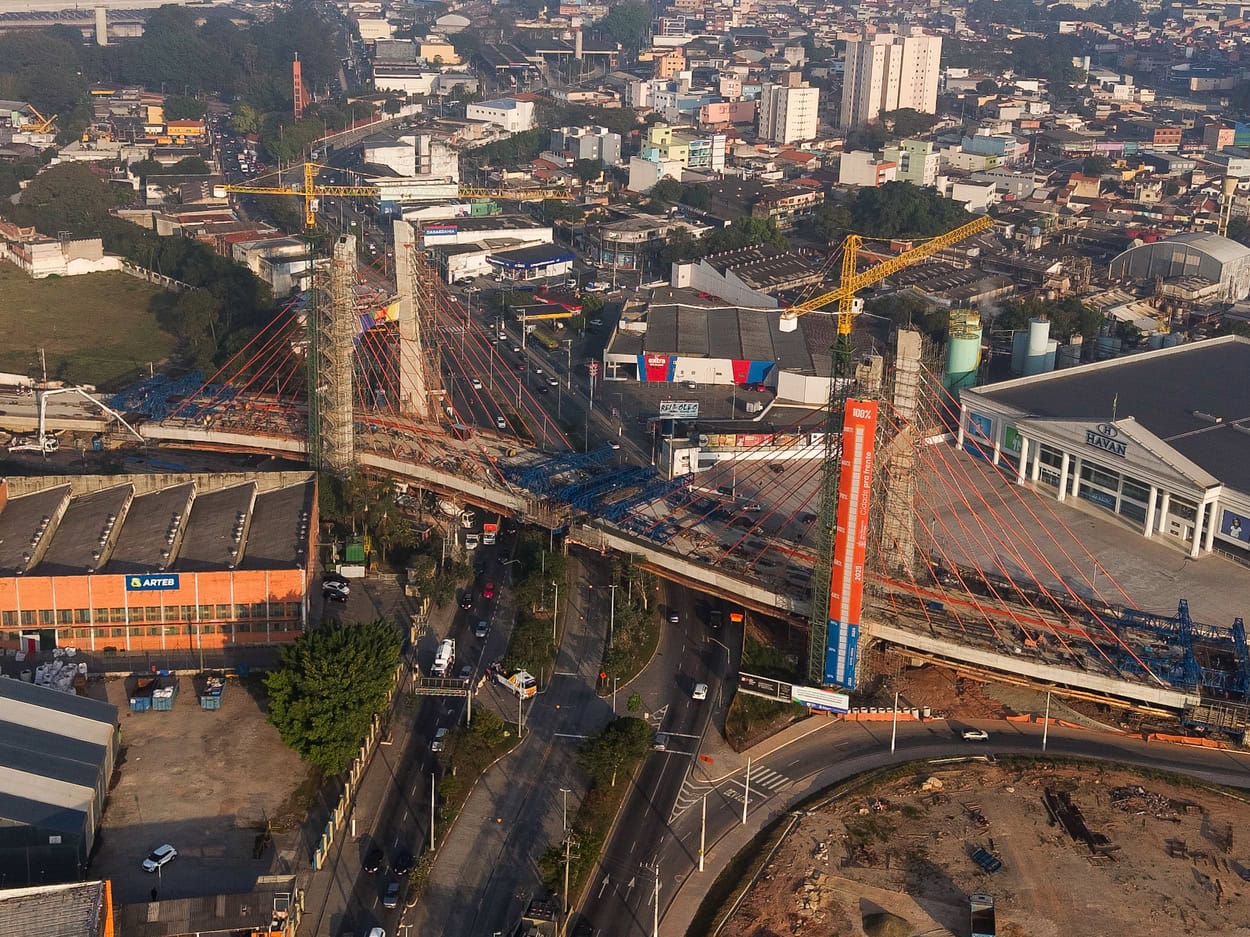 Obras do viaduto estaiado em SBC ultrapassam 90% de execução com fase de concretagem