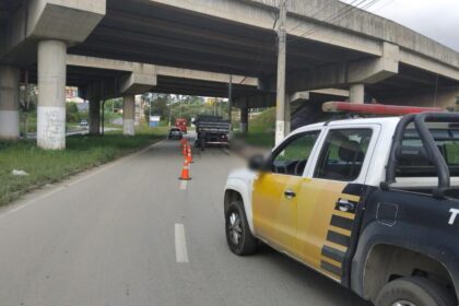 Acidente entre moto e caminhão deixa uma vítima fatal em Mauá