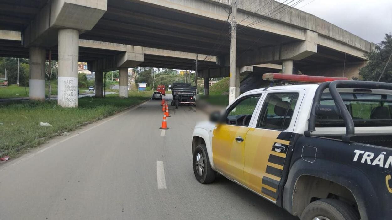 Acidente entre moto e caminhão deixa uma vítima fatal em Mauá
